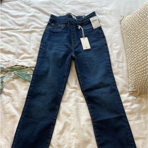 Brand new never worn good american jeans